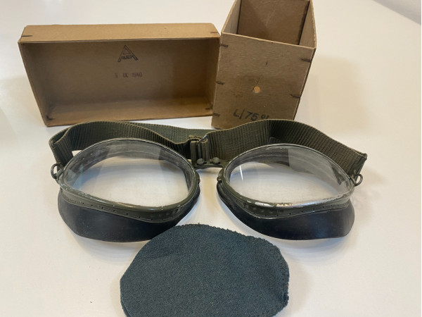 WWII German Luftwaffe Auer Flying Goggles 1940 with box