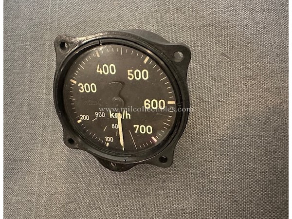 WWII German Luftwaffe Airspeed Indicator 100-900 km/h Fl.22234 Messerschmitt Bf 109 , Focke-Wulf Fw 190 WWII German Luftwaffe Airspeed Indicator 100-900 km/h Fl.22234 Messerschmitt Bf 109 , Focke-Wulf Fw 190